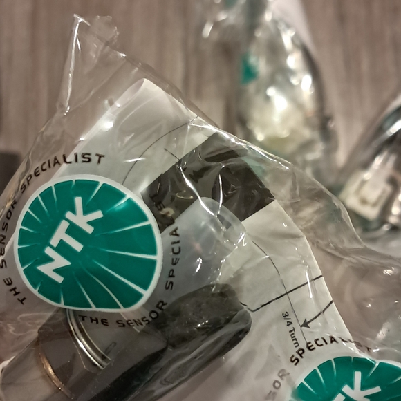 NTK 23162 Oxygen Sensors Lot Of (4) New In Box - Picture 9 of 13